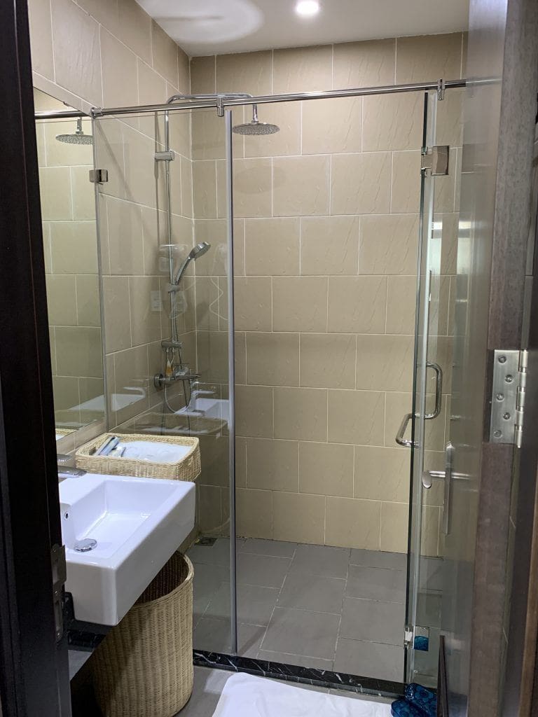 Shower Room Priority Pass Club Hanoi