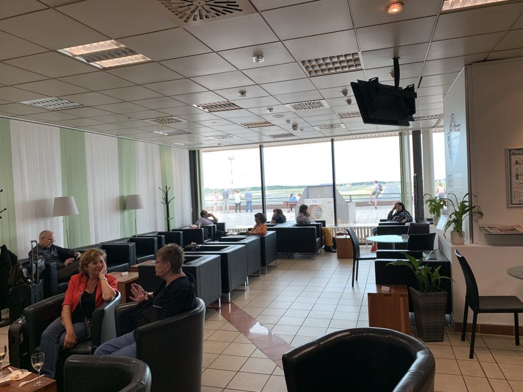 Seating Berlin SchÃ¶nefeld Airport Priority Pass Lounge