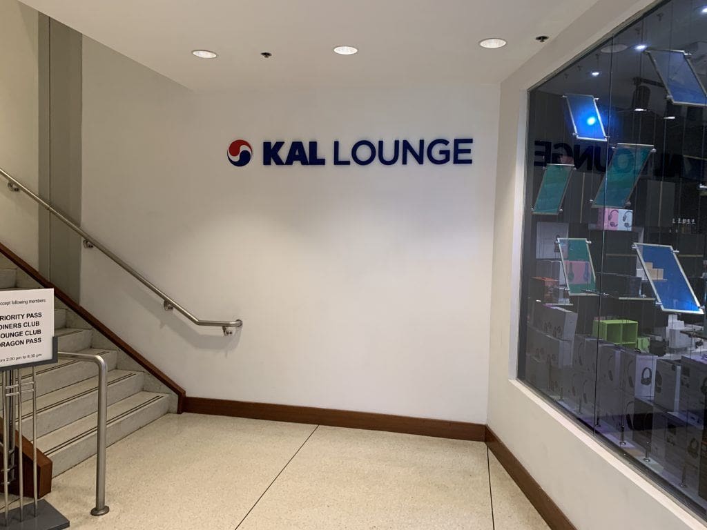 Priority Pass Lounge JFK Terminal 1 KAL Lounge stairs