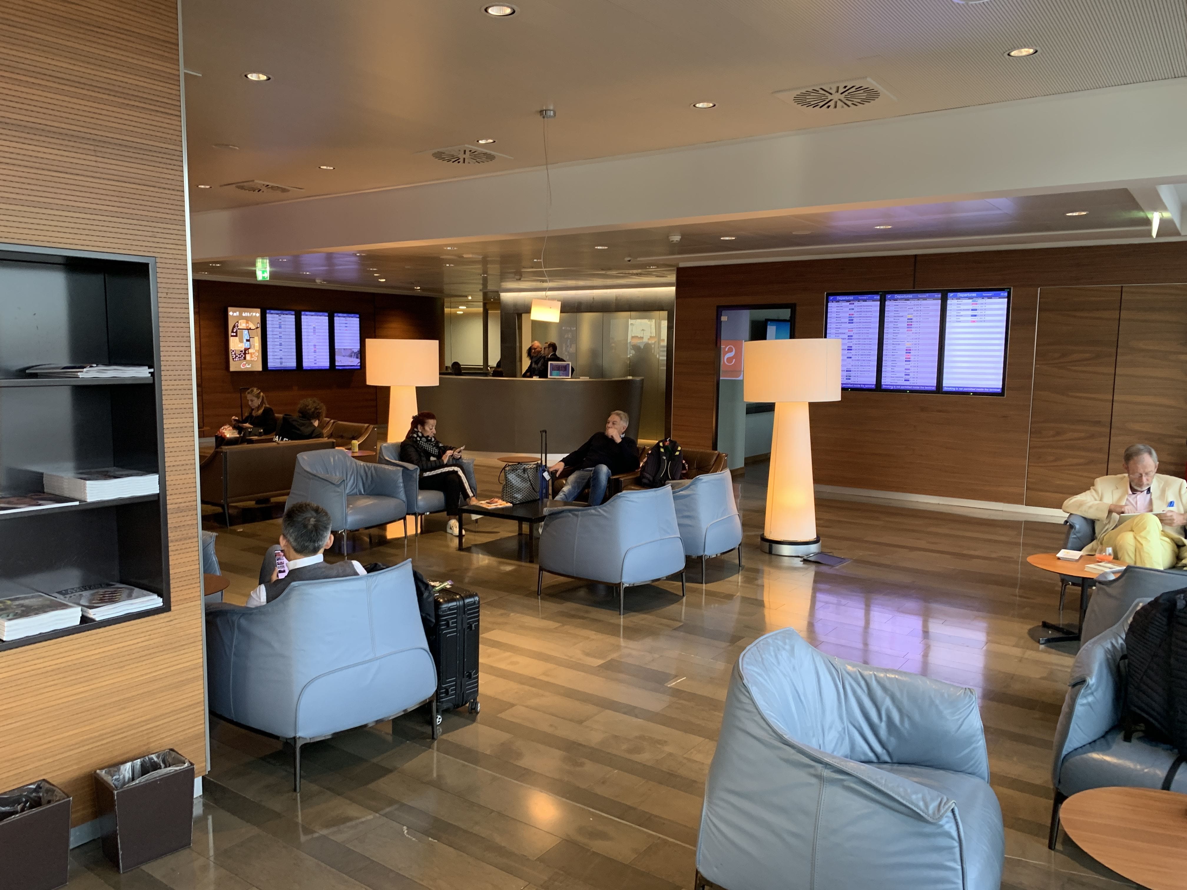 Priority Pass Lounge Malpensa Airport Terminal 1 Sala Montale Seating