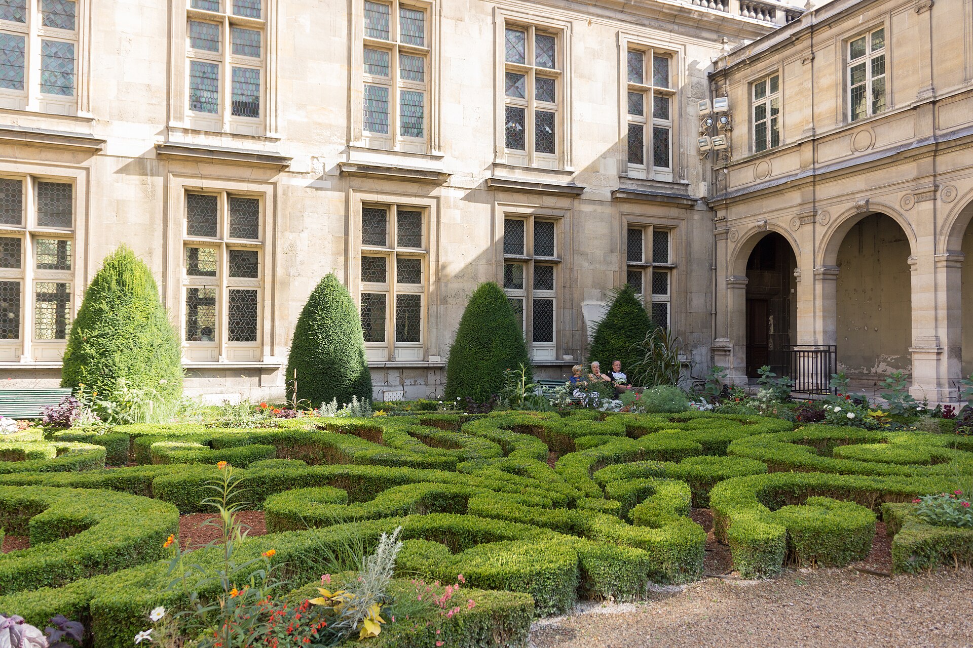 30 Free Things to Do in Paris 1 The formal box-hedge garden in the courtyard of the Musee Carnavalet in the Marais, Paris