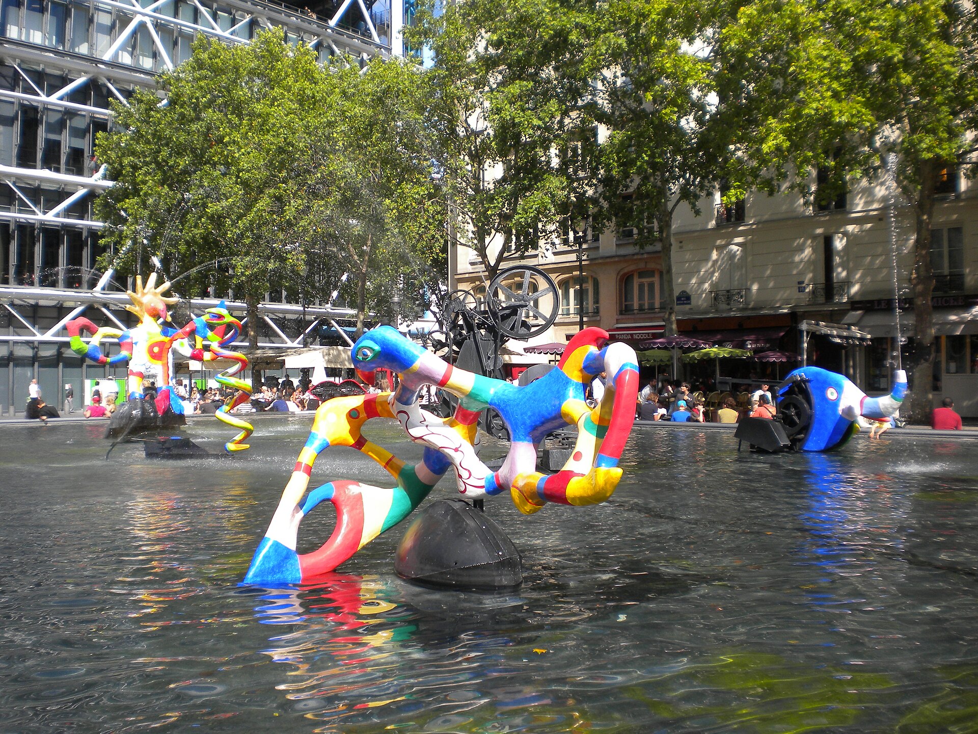 30 Free Things to Do in Paris 27 The brightly colored moving sculptures of the Stravinsky Fountain beside the Centre Pompidou in Paris