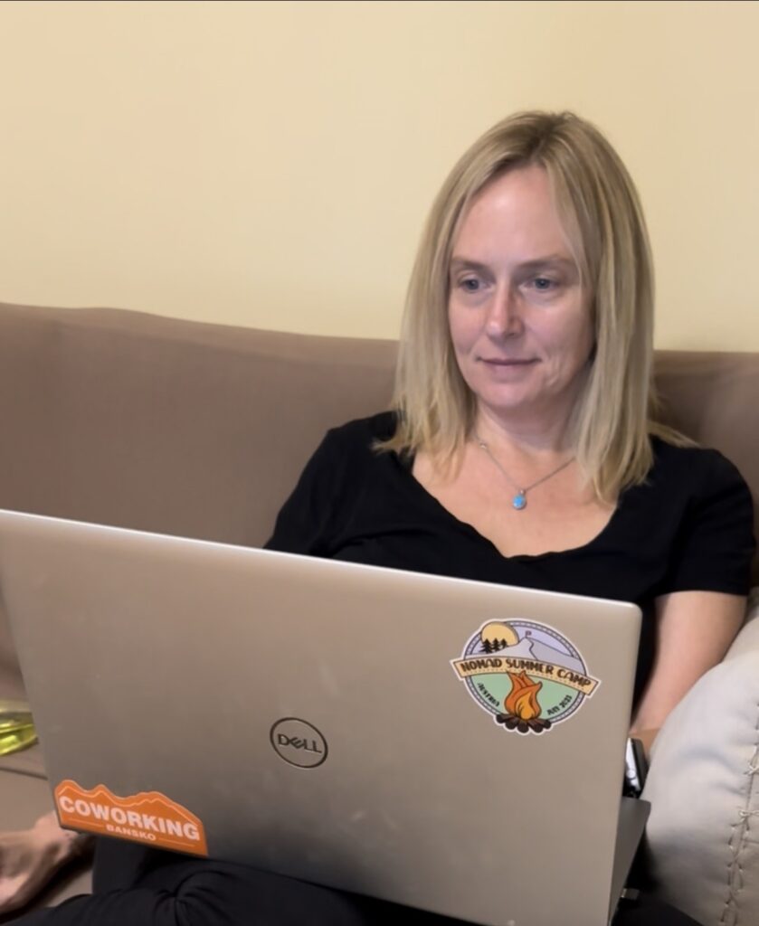 lisa looking laptop